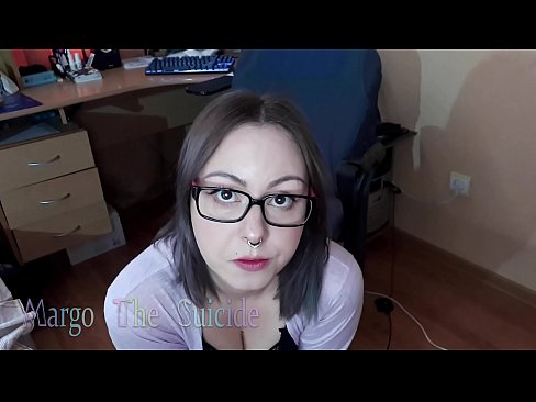 ❤️ Sexy holka s brýlemi kouří dildo hluboko na kameru ❤❌  Sex u nás ☑